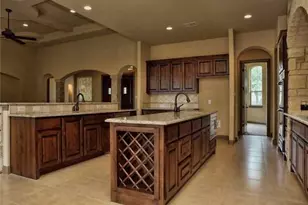 104 Vista Ln, Georgetown, TX 78633 - Photo 8