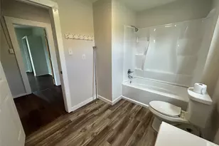 400 Symes St, Taylor, TX 76574 - Photo 12