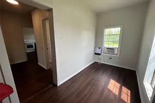400 Symes St, Taylor, TX 76574 - Photo 10