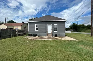 400 Symes St, Taylor, TX 76574 - Photo 4