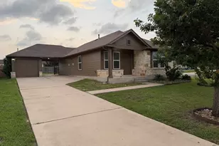 200 McCoy Ln, Hutto, TX 78634 - Photo 2