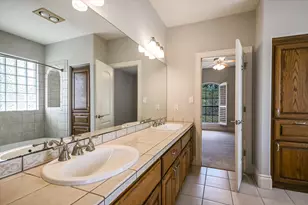 19620 Single Peak Cove, Spicewood, TX 78669 - Photo 22