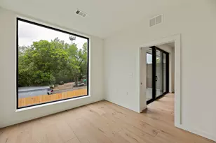 2209 S 1st St, Austin, TX 78704 - Photo 16