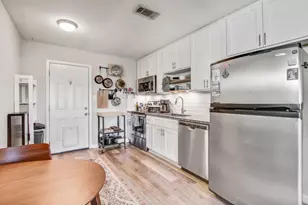 6204 Lotus Ln, Austin, TX 78721 - Photo 14