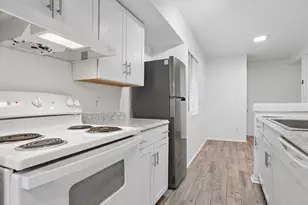 6803 Woodhue Dr, Austin, TX 78745 - Photo 6
