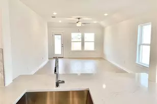 126 Shackleton Dr, Kyle, TX 78640 - Photo 6