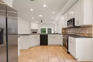 8113 Campeche Bay Pl, Round Rock, TX 78681 - Photo 10