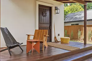 2519 E 4th St, Austin, TX 78702 - Photo 8