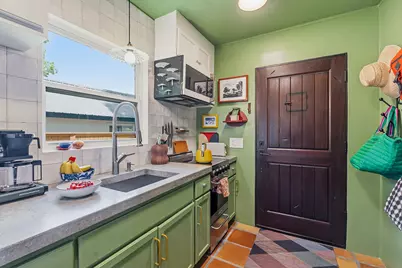 2519 E 4th Street #2, Austin, TX 78702 - Photo 10