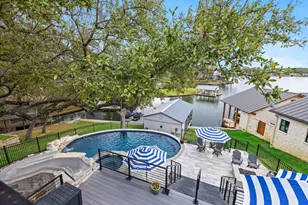 205 Beaver Cir, Horseshoe Bay, TX 78657 - Photo 2