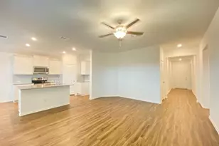 426 Bluejack Wy, Hutto, TX 78634 - Photo 2