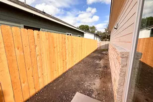 817 5th St, Lockhart, TX 78644 - Photo 18