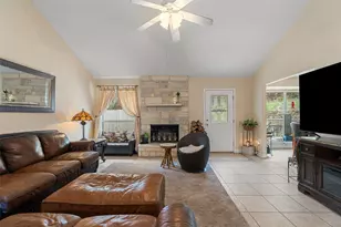 22305 Shotts Dr, Spicewood, TX 78669 - Photo 6