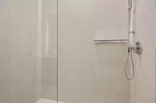 610 Davis St, Austin, TX 78701 - Photo 18