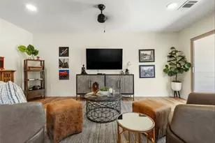 313 Mill St, San Marcos, TX 78666 - Photo 4