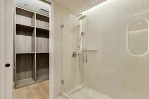 610 Davis St, Austin, TX 78701 - Photo 8