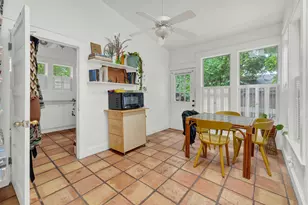 223 N Bishop St, San Marcos, TX 78666 - Photo 8