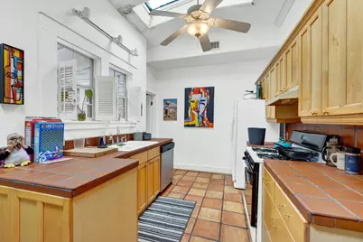 223 N Bishop Street, San Marcos, TX 78666 - Photo 10