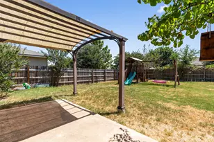 303 Almquist St, Hutto, TX 78634 - Photo 20