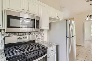 6102 Reicher Dr, Austin, TX 78723 - Photo 10