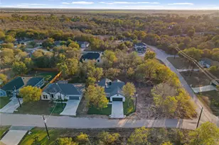 105 E Keomuku Ln, Bastrop, TX 78602 - Photo 24