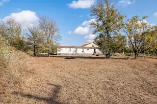119 E Clearview Cemetery Rd, Bastrop, TX 78602 - Photo 8