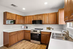 214 Brown St, Hutto, TX 78634 - Photo 8