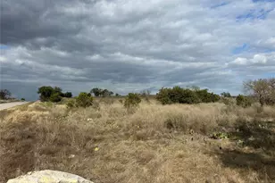 409 Spicewood Trails Dr, Spicewood, TX 78669 - Photo 2