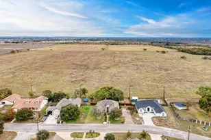 1610 Meadow Ln, Lockhart, TX 78644 - Photo 8