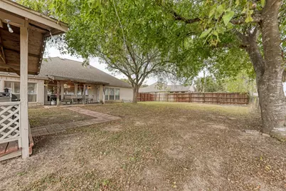 1610 Meadow Lane, Lockhart, TX 78644 - Photo 34