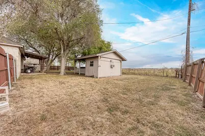 1610 Meadow Lane, Lockhart, TX 78644 - Photo 36
