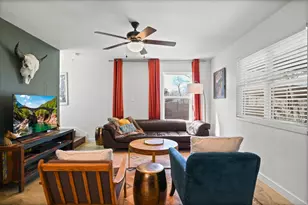 739 Pear St, Lockhart, TX 78644 - Photo 6