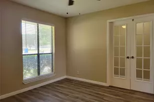 2008 Meadow Brook Dr, Round Rock, TX 78664 - Photo 2