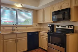 2008 Meadow Brook Dr, Round Rock, TX 78664 - Photo 4