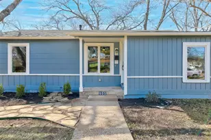 905 E 55th 1/2 St, Austin, TX 78751 - Photo 2