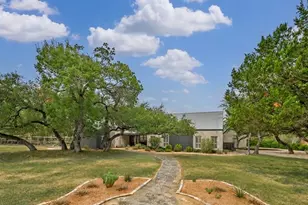 188 Broken Lance Dr, Dripping Springs, TX 78620 - Photo 2