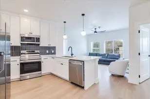 3000 Duval St, Austin, TX 78705 - Photo 2