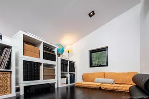 303 Navasota St, Austin, TX 78702 - Photo 18