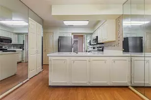 8415 Fredericksburg Rd, San Antonio, TX 78229 - Photo 12