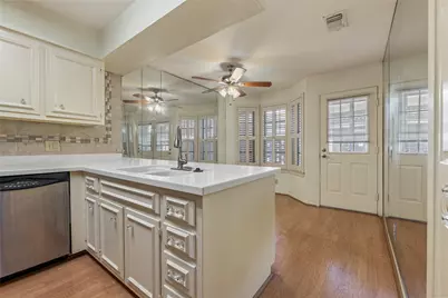 8415 Fredericksburg Road #306, San Antonio, TX 78229 - Photo 10