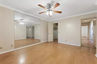 8415 Fredericksburg Rd, San Antonio, TX 78229 - Photo 20