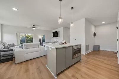 2500 Longview Street #300, Austin, TX 78705 - Photo 6