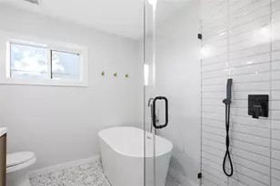 905 E 53rd St, Austin, TX 78751 - Photo 20