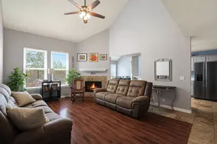216 Sunshadow Dr, Lockhart, TX 78644 - Photo 4
