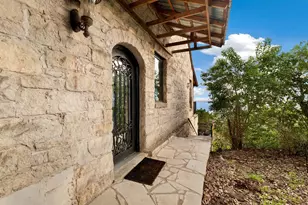 13906 Skyline Dr, Austin, TX 78732 - Photo 36