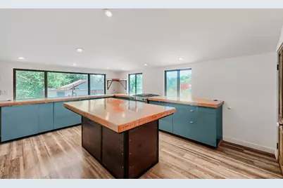 1321 W San Antonio Street, San Marcos, TX 78666 - Photo 4