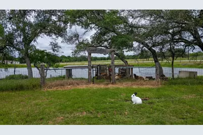 2387 State Highway 304, Gonzales, TX 78629 - Photo 4