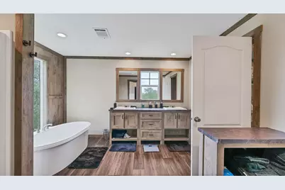 2387 State Highway 304, Gonzales, TX 78629 - Photo 16