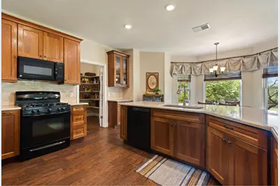 507 Saddlehorn Drive, Dripping Springs, TX 78620 - Photo 12