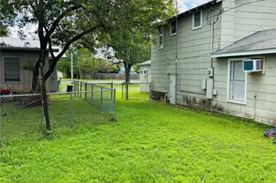 927937 N Franklin St, La Grange, TX 78945 - Photo 6